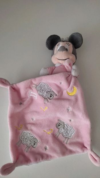 Doudou Minnie moutons (Disney Baby)