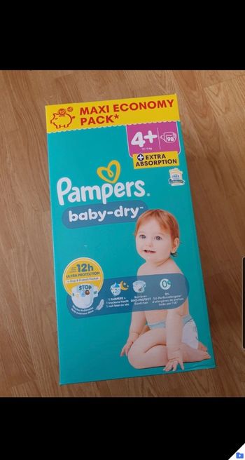 Couches pampers taille 4+