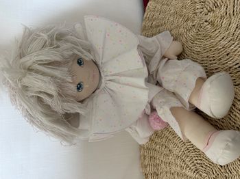 Poupée Doudou Pierrot Chiffon rose Et Blanc Mundia