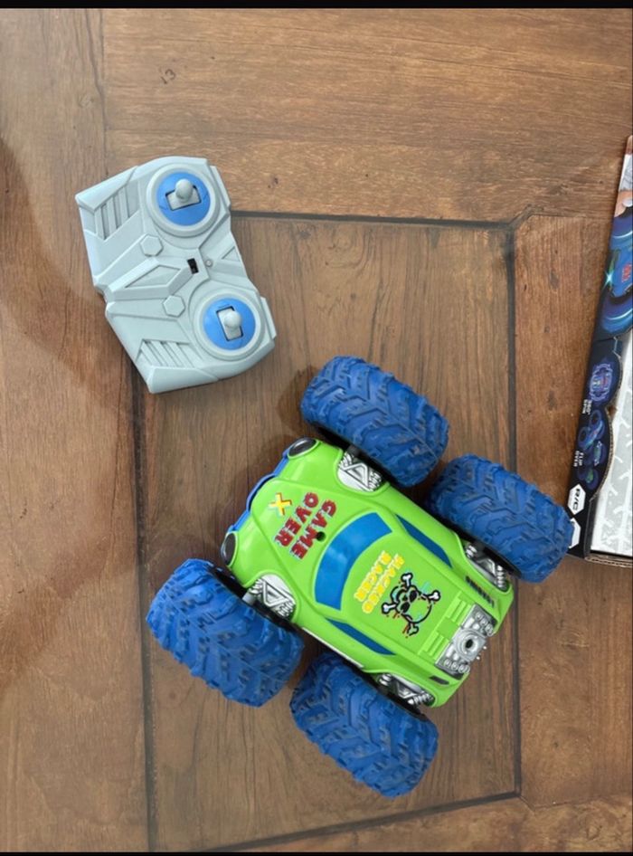 Voiture télécommandée - photo numéro 3