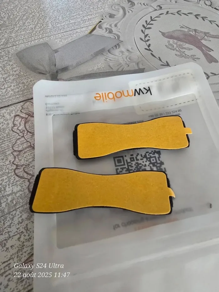 Support téléphone à coller - photo numéro 4