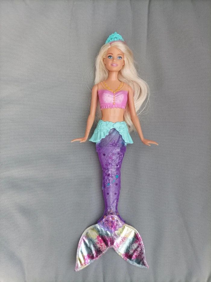 Magnifique poupée Barbie Dreamtopia - photo numéro 4