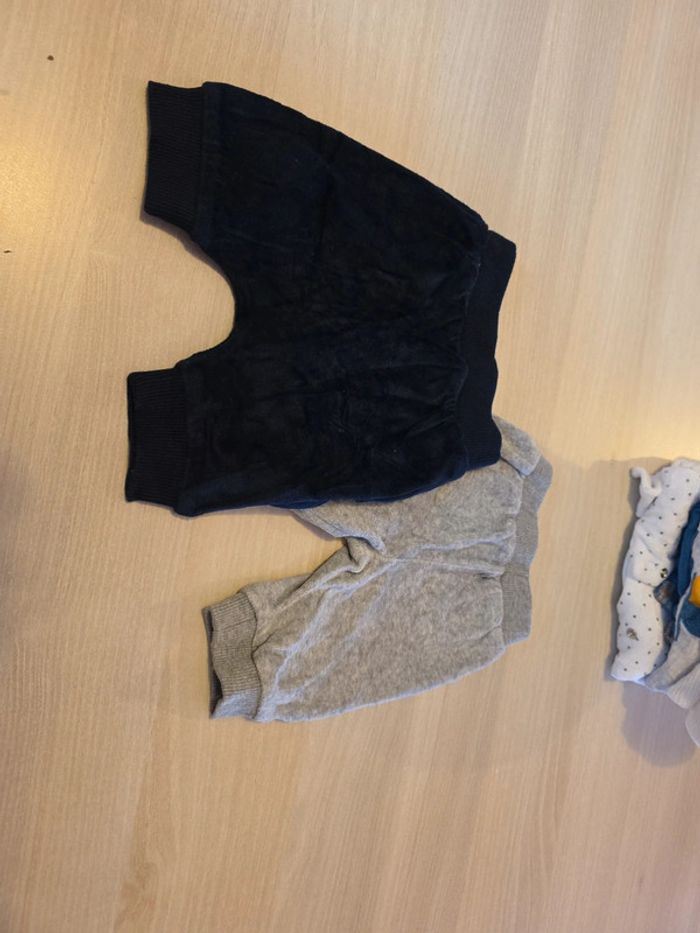 Lot de 2 pantalons 1 mois