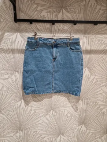 Jolie jupe en jean Kiabi taille 40