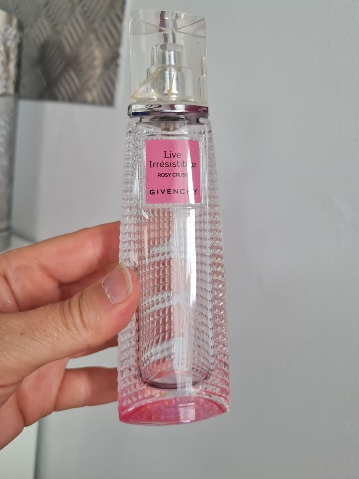 Deux flacons vides live irrésistible - photo numéro 3