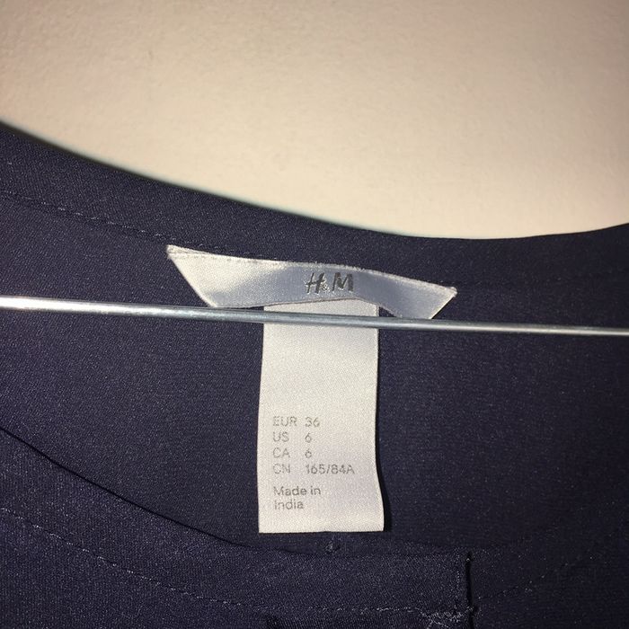 259 - blouse a 2 poches et détail sur le col - photo numéro 3