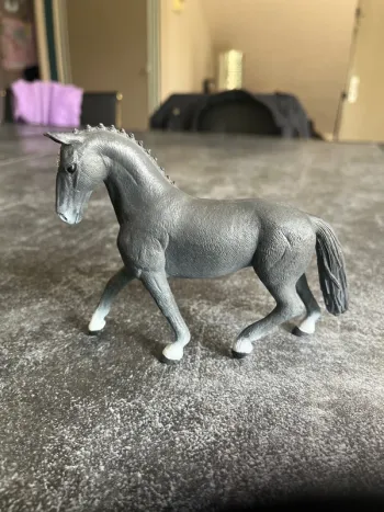 Cheval jument Hanovre schleich
