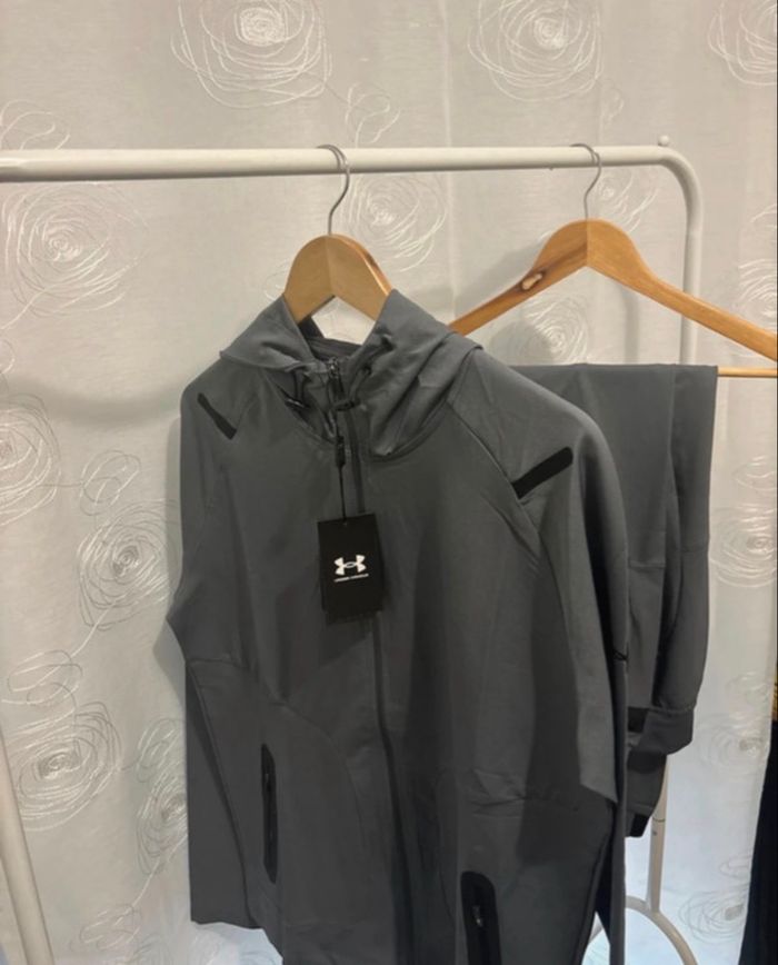 Ensemble Under Armour gris foncé