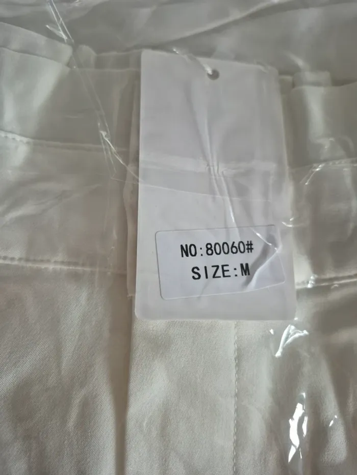 Short Blanc avec ceinture et poches Femme Taille M/38 - photo numéro 3