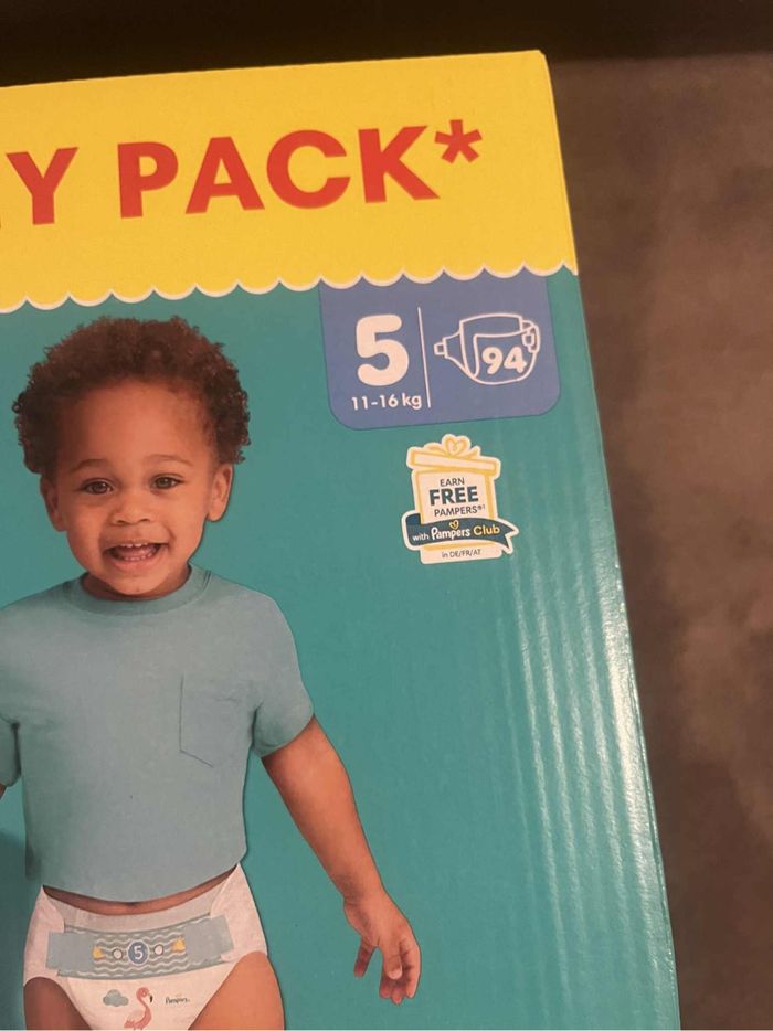 Pampers taille 5 maxi pack (2 cartons) - photo numéro 2