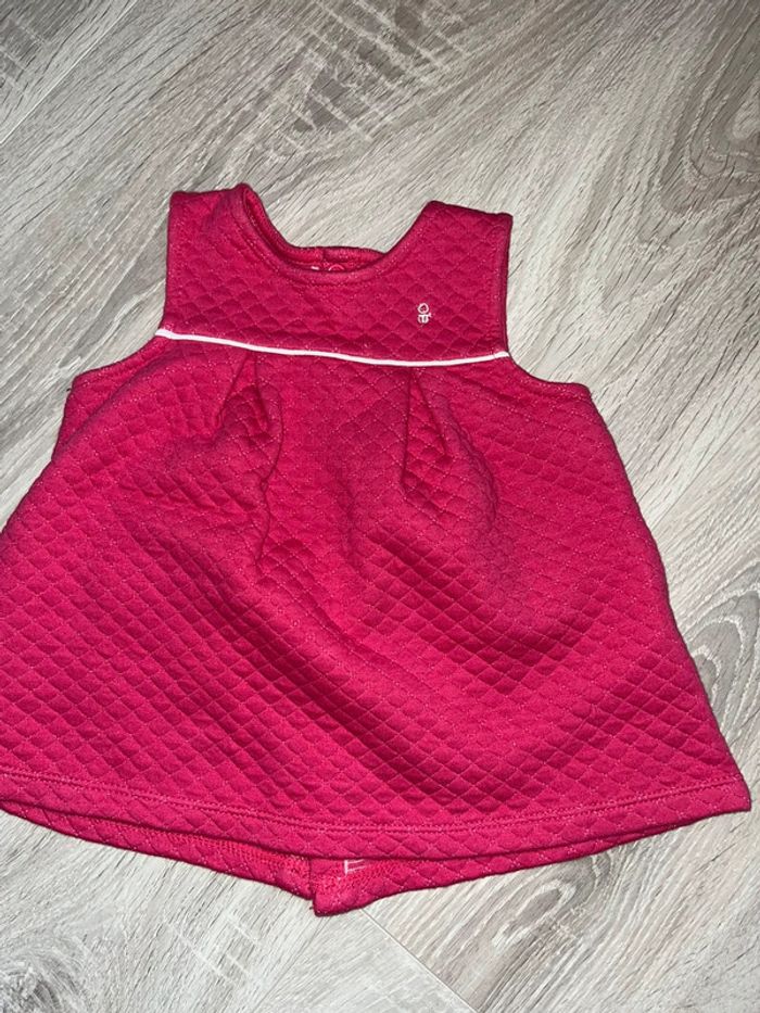 Robe molletonnée rose fuschia manche courte