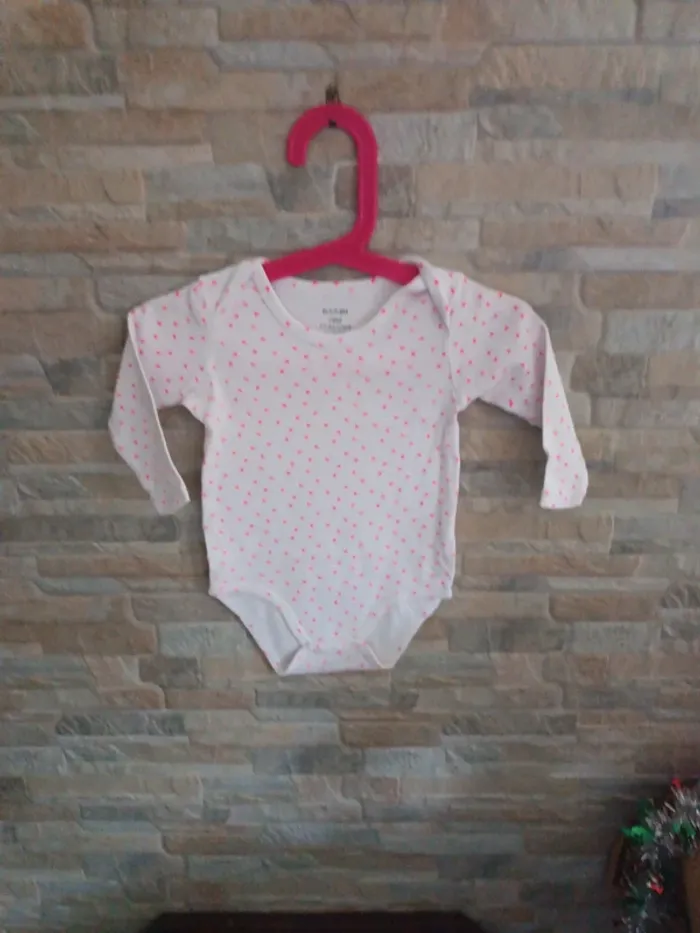 Body blanc cœurs fuchsia Kiabi 18M