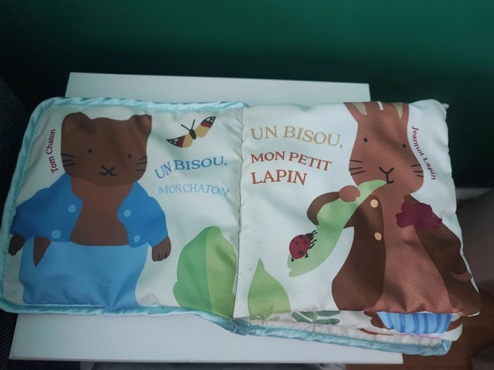 Livre à toucher tout doux pierre lapin - photo numéro 3