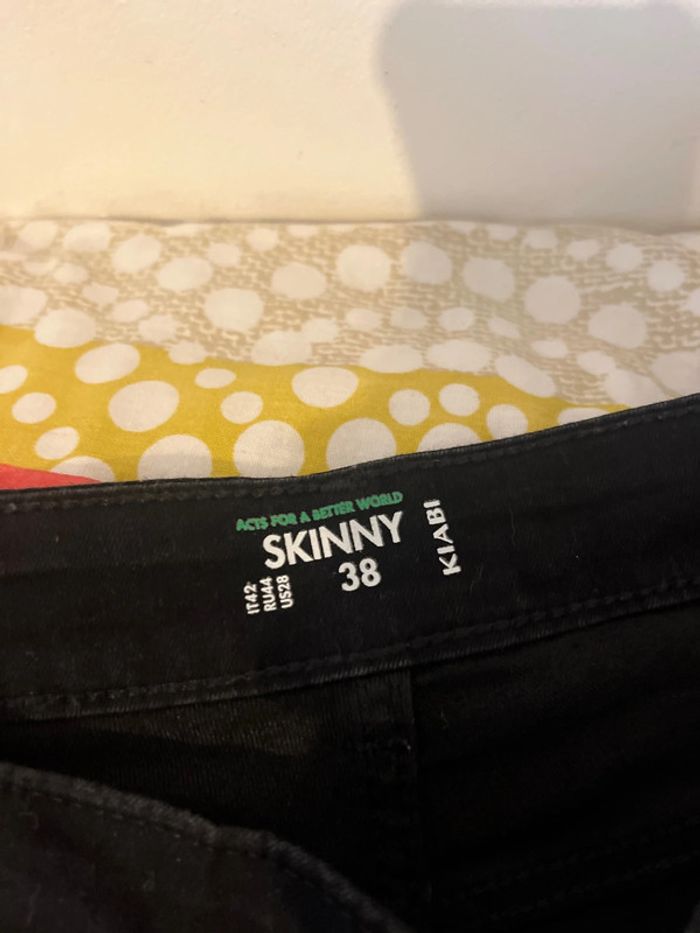 Jean noir - photo numéro 3