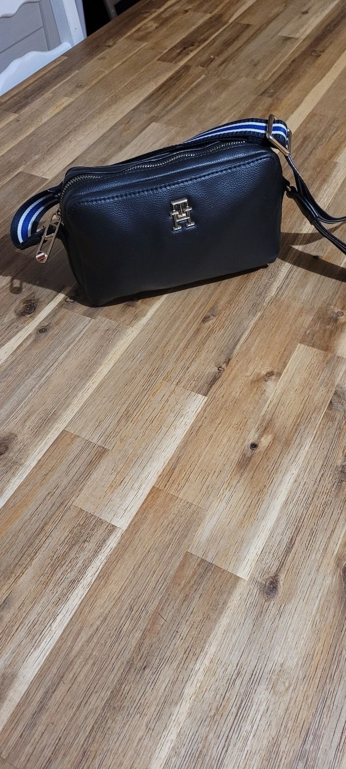 Sac bandoulière Tommy Hilfiger - photo numéro 6