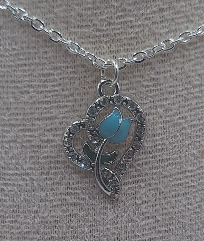Collier cœur avec sa rose - photo numéro 2