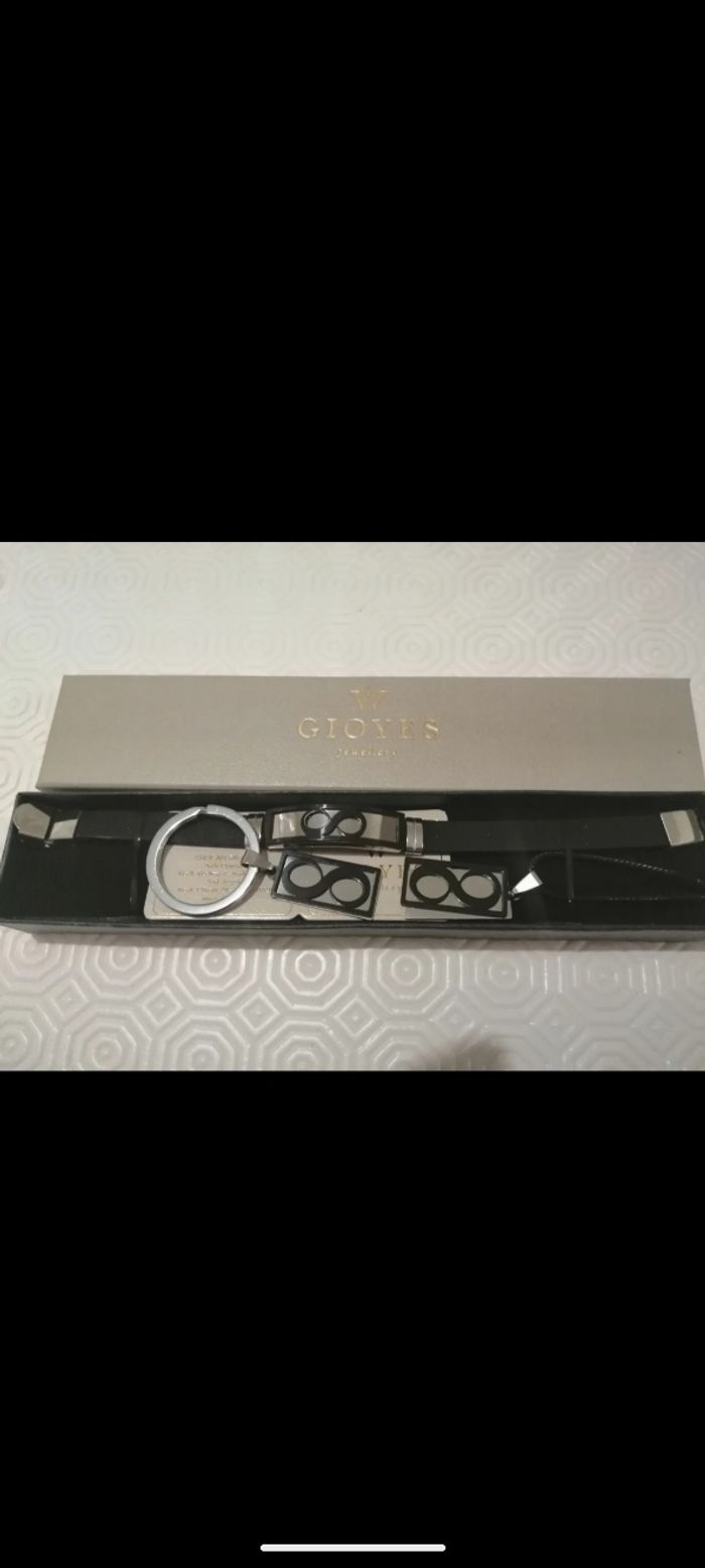 Magnifique ensemble bracelet, collier et porte clefs Gioyes. - photo numéro 3