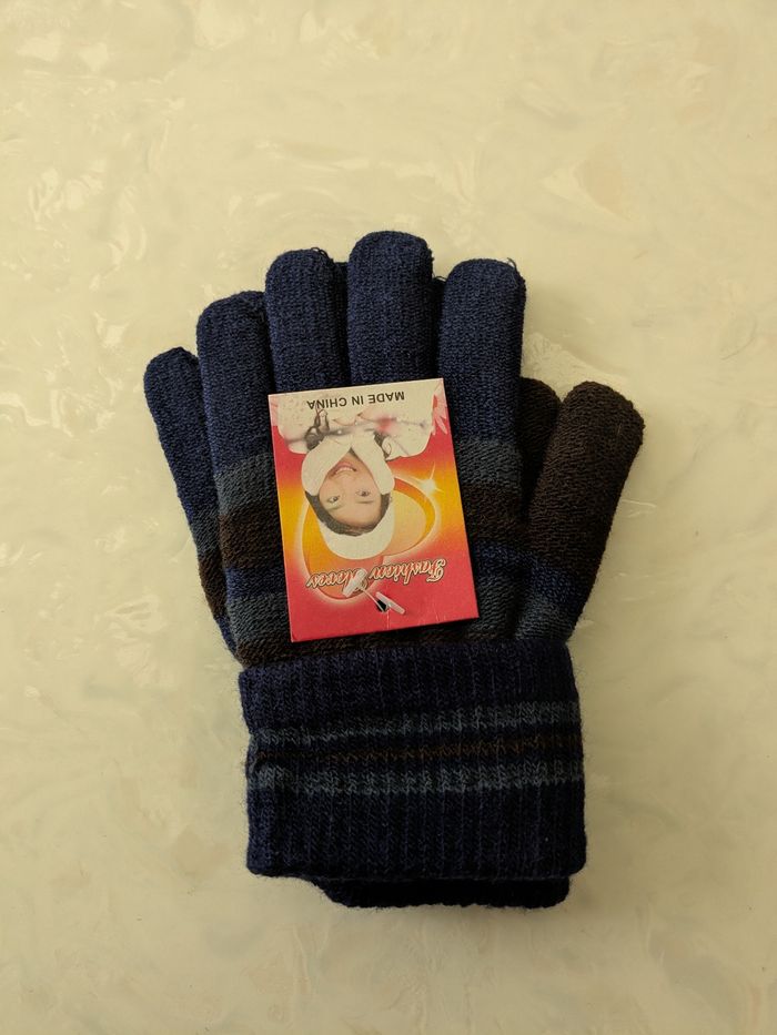 Paire de gants enfant. Taille 4/5 ans - photo numéro 2