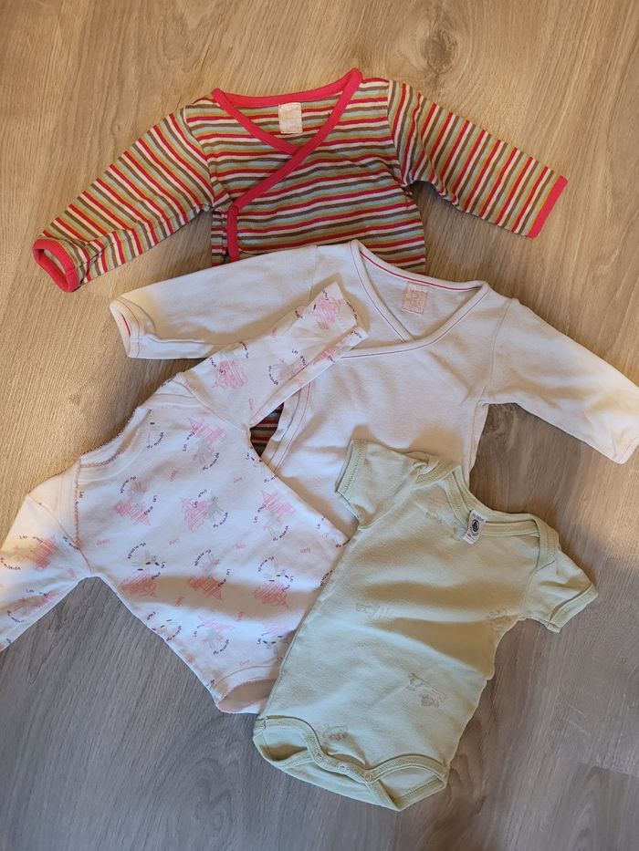 Lot 4 bodies 3 mois 60 cm - photo numéro 2