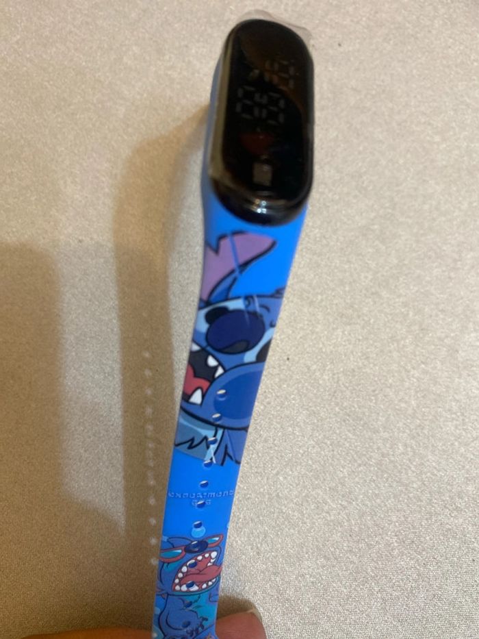 Montre bleue Stich Disney digitale réglable plastique neuve - n91i - photo numéro 4