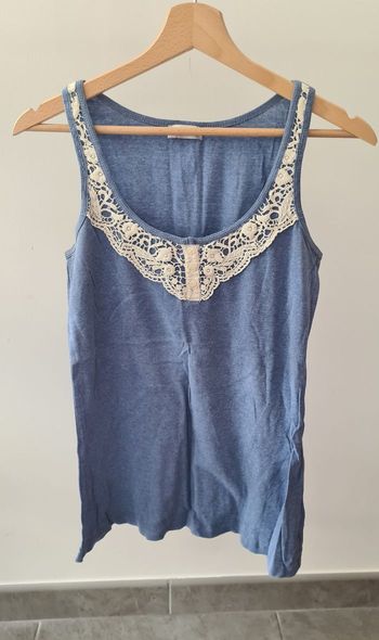 Débardeur bleu broderie