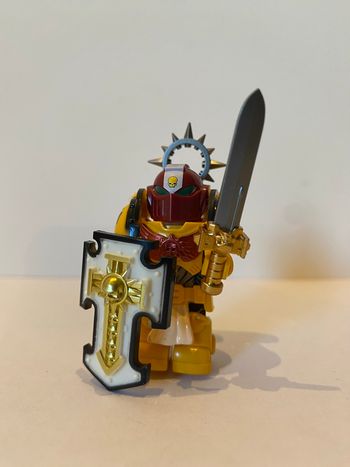 Figurine type Lego Warhammer. Warhammer