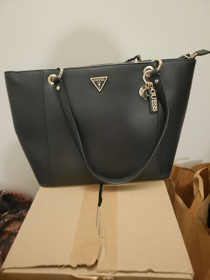 Sac a main guess neuf