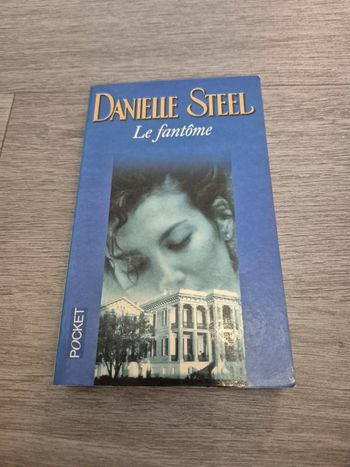 Le fantôme Danielle Steel