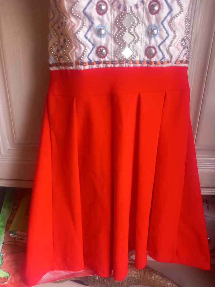 Robe courte de soirée sans manches - photo numéro 4