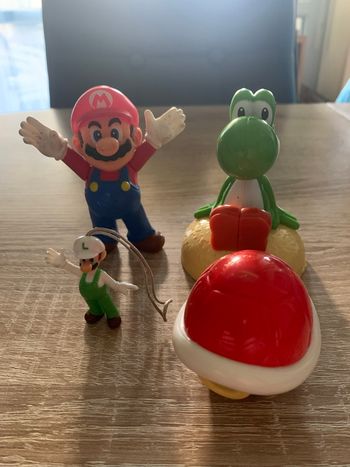 Figurine Yoshi , Speedy Koopa, Mario, luigi Mac donald’s et Nintendo