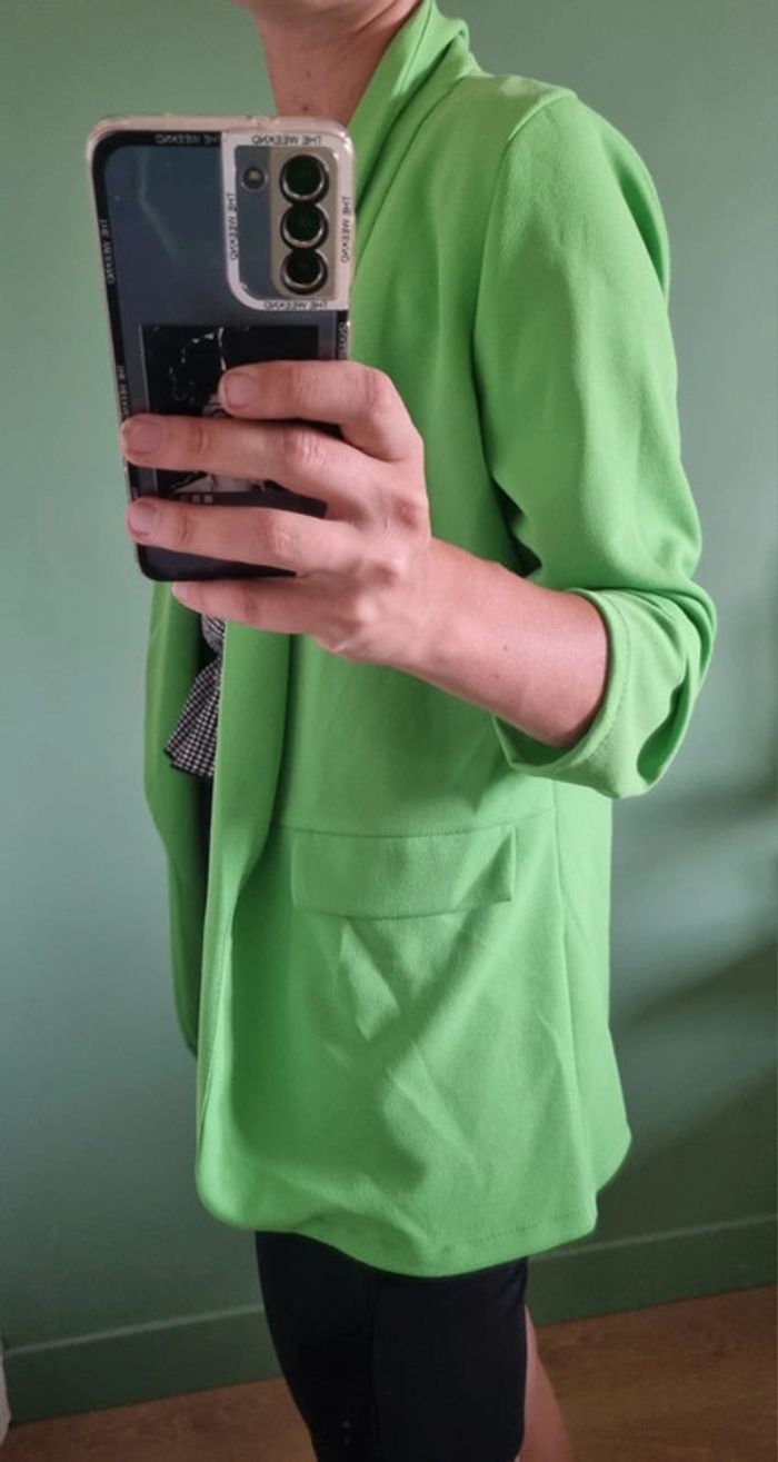 Veste vert granny neuf mais avec mini défaut - photo numéro 3