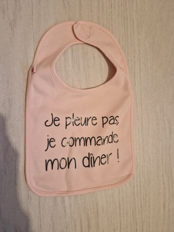 Bavoir rose fille Neuf