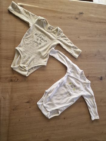 Lot de 2 bodys 12 mois