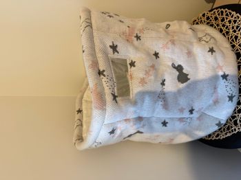 Panier de rangement en tricot imprimé lapins Marque : Prémaman