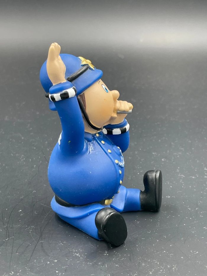 Figurine plastique Souple Oui-Oui Mr Plod le gendarme Plastoy 2008 10 cm - photo numéro 2