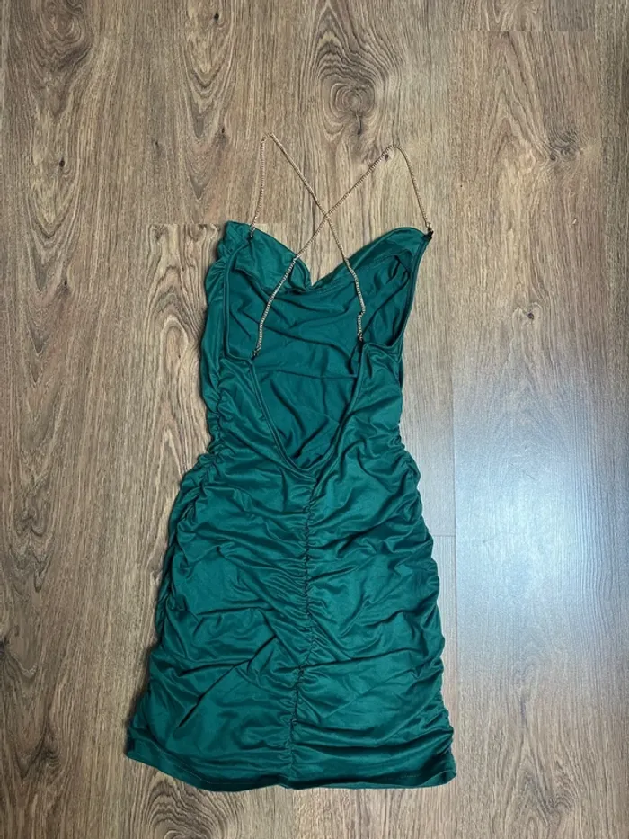 robe verte shein dos nu - photo numéro 2