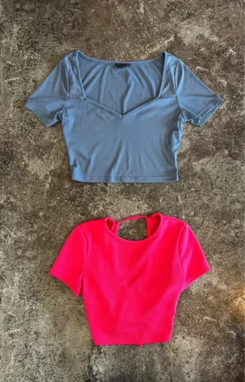 Lot 2 t shirt court femme Shein taille M Pack women crop top Confezione magliette corte donna Damen