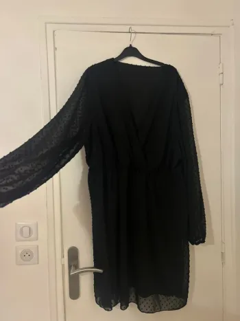 Robe plumetis noire