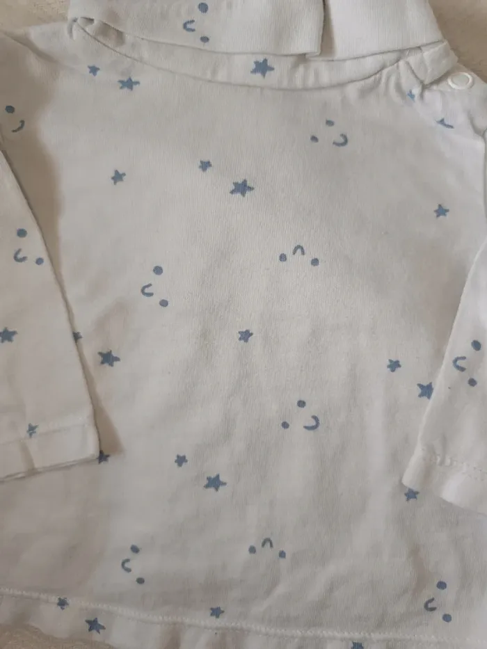 🎀 jolie sous pull col roulet blanc motif bleu taille 3 mois tex 🎀 - photo numéro 2