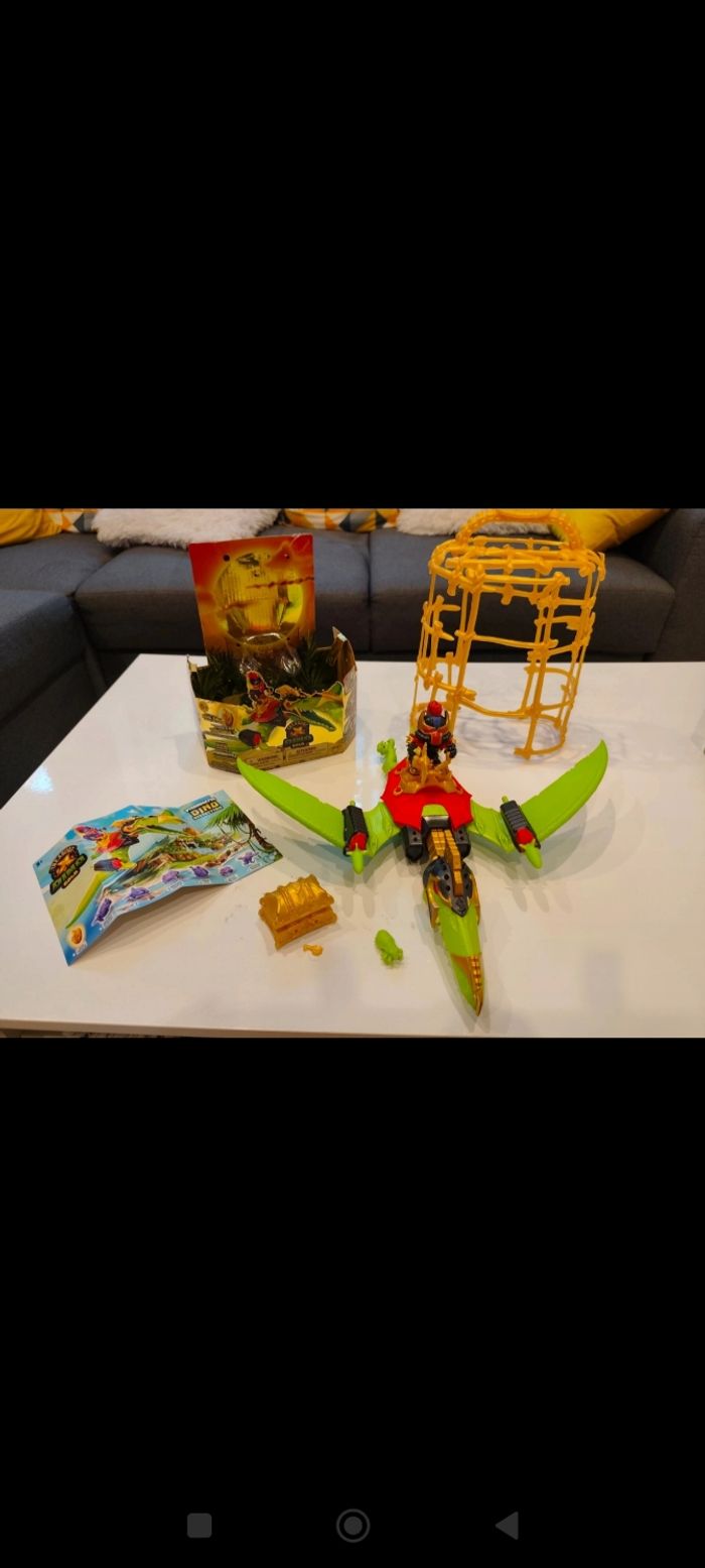 Dino gold Ptéranodon dans sa cage - photo numéro 4