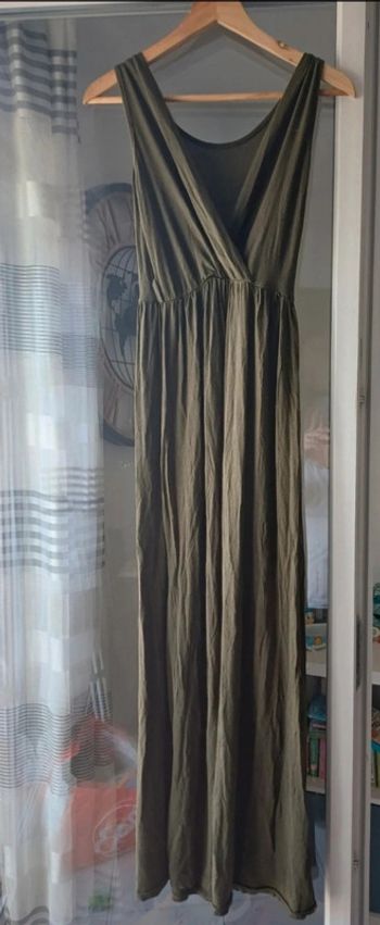 Robe longue kaki. Taille 38