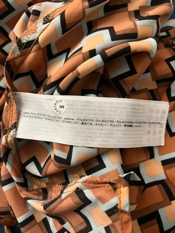 Robe portefeuille satinée imprimé graphique orange Mango - photo numéro 10