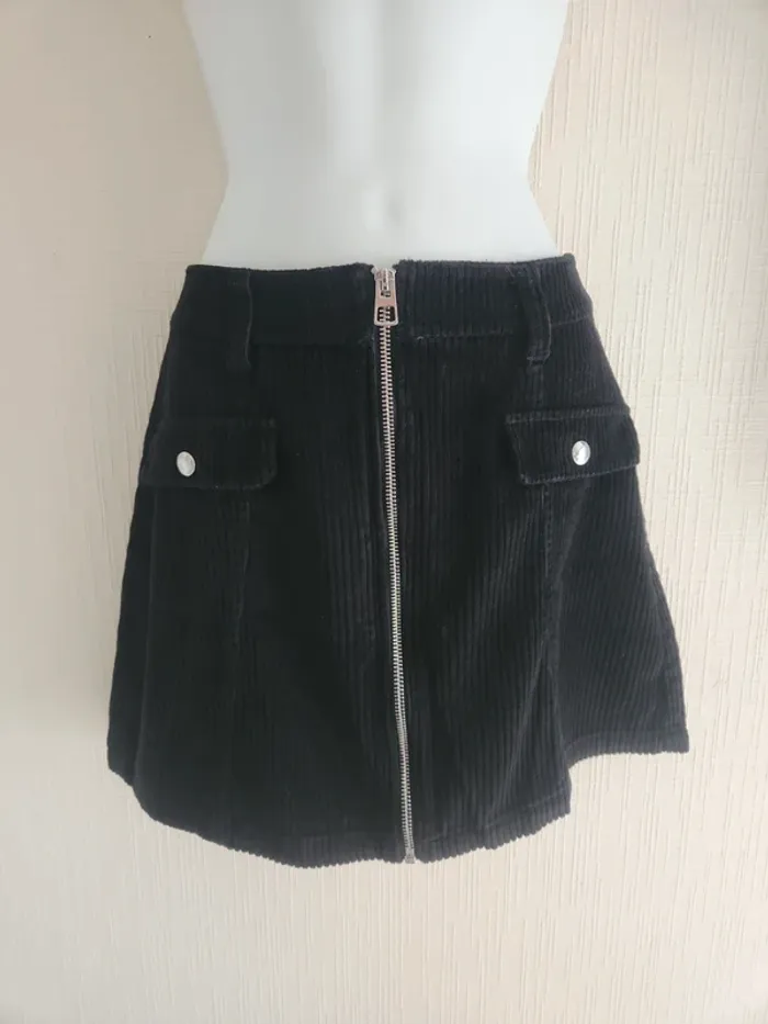 Jupe noir en velours Bershka 36 - photo numéro 2