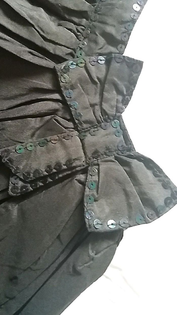 Robe noir perles.3 ans - photo numéro 2
