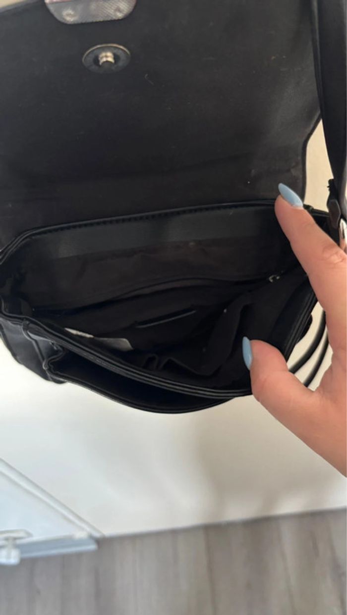 Sac à main bandoulière, noir, marque camaïeu en très bon état - photo numéro 4