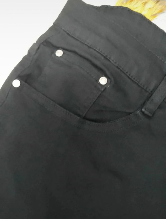Jean Femme Grande Taille 54 – Taille Haute Slim Stretch Noir, Coupe Moderne et Confortable 👖 - photo numéro 2