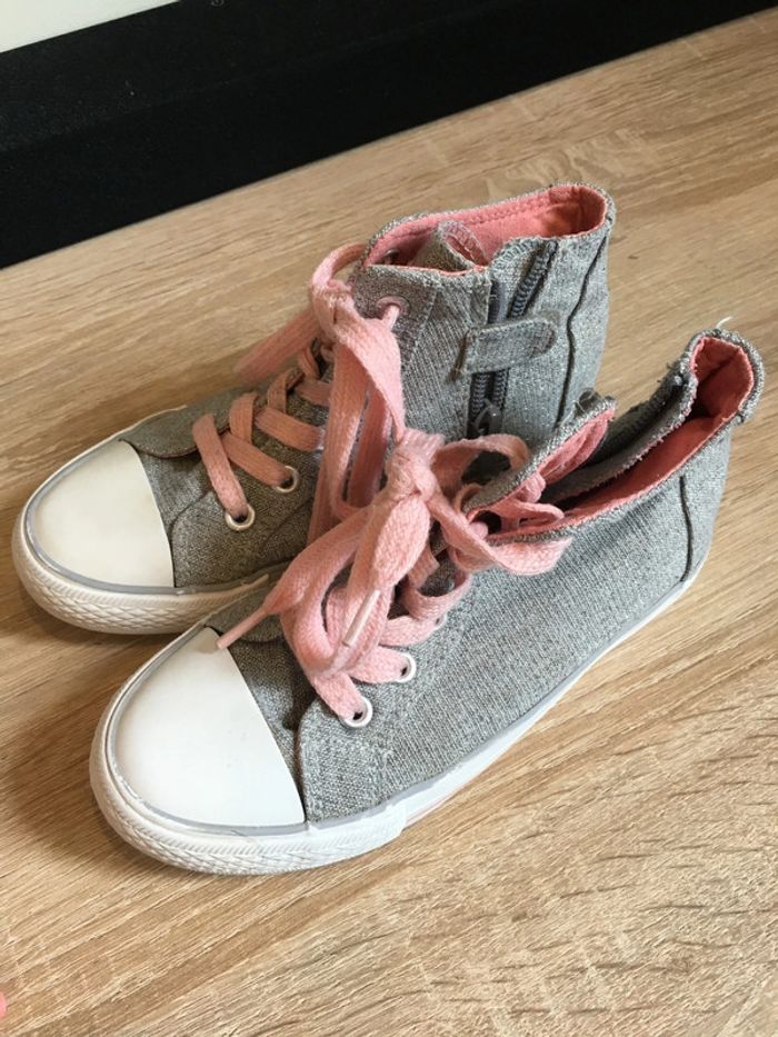 Tennis Levis taille 31 fermeture éclair sur le côté et lacets - photo numéro 2