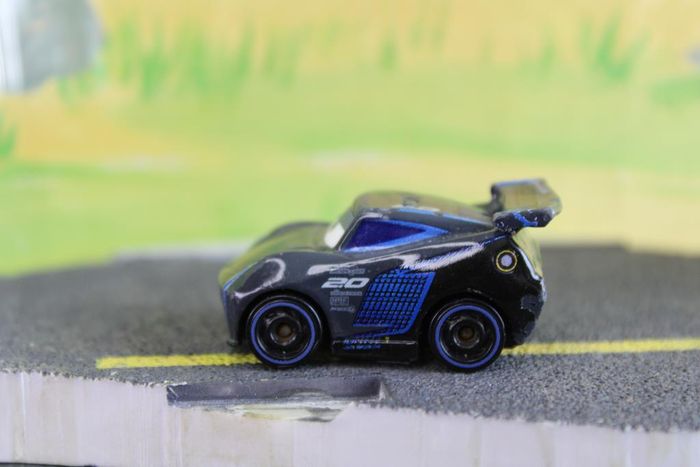 Disney Pixar mini racer Jackson Storm - photo numéro 2
