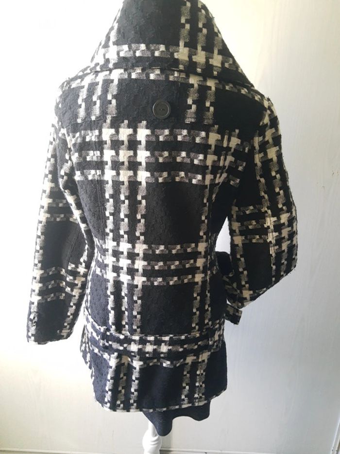 Manteau d’hiver laine carreaux noir et blanc gros col - photo numéro 6