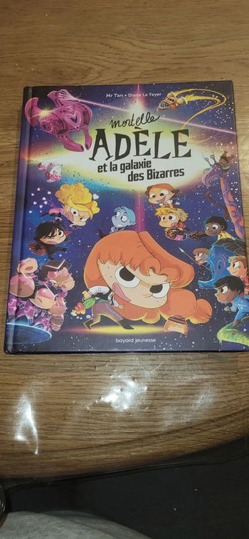 Livre mortelle Adèle et la galaxie des bizarres